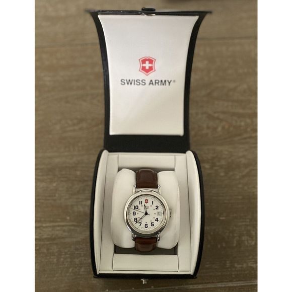 SOLD💋 VICTORINOX SWISS ARMY Brown Calvary Men's Watch in Case 24529 - Picture 5 of 6